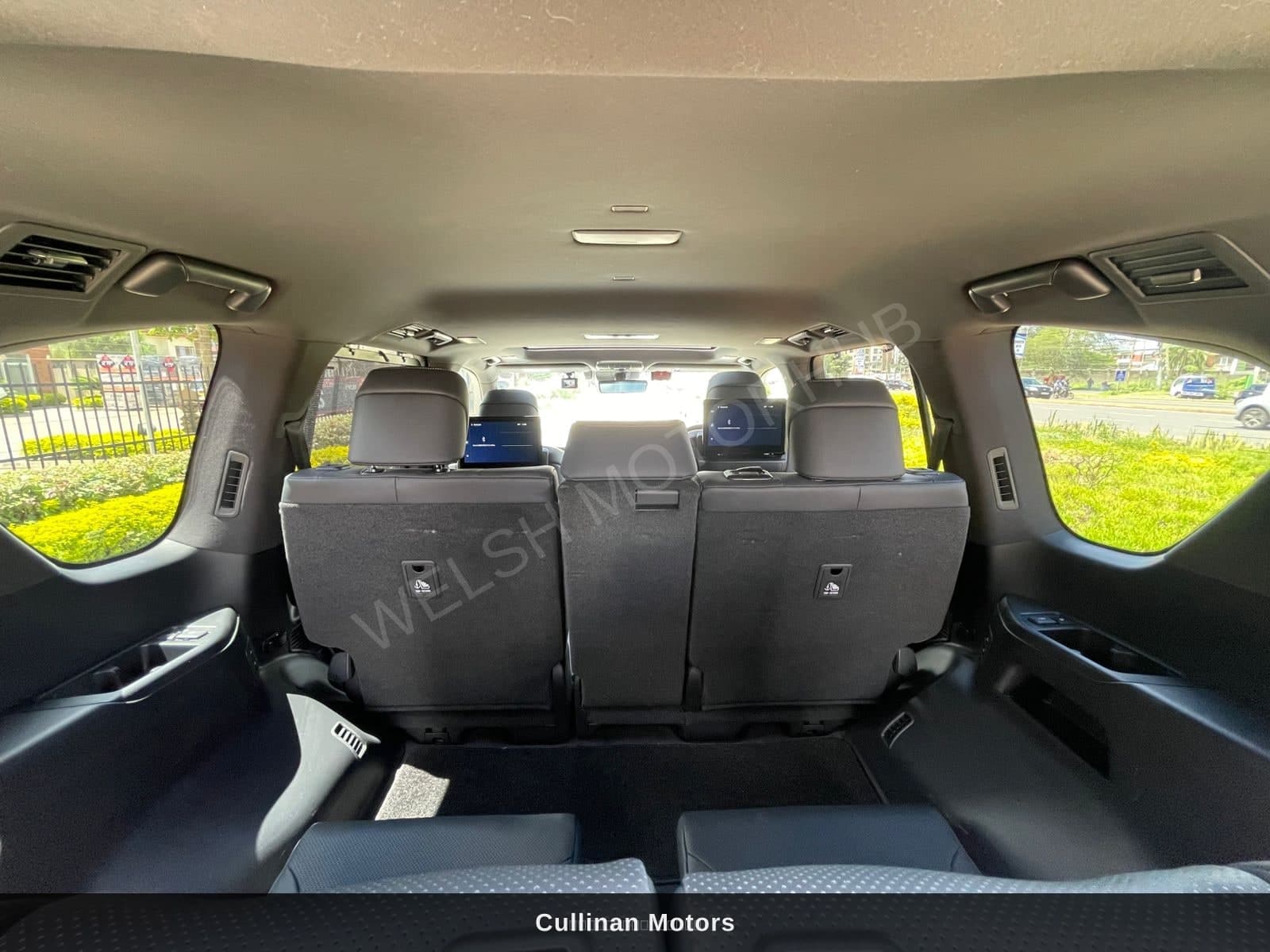 2022 Lexus LX 600 for Sale Kenya KSh 20M photo 11