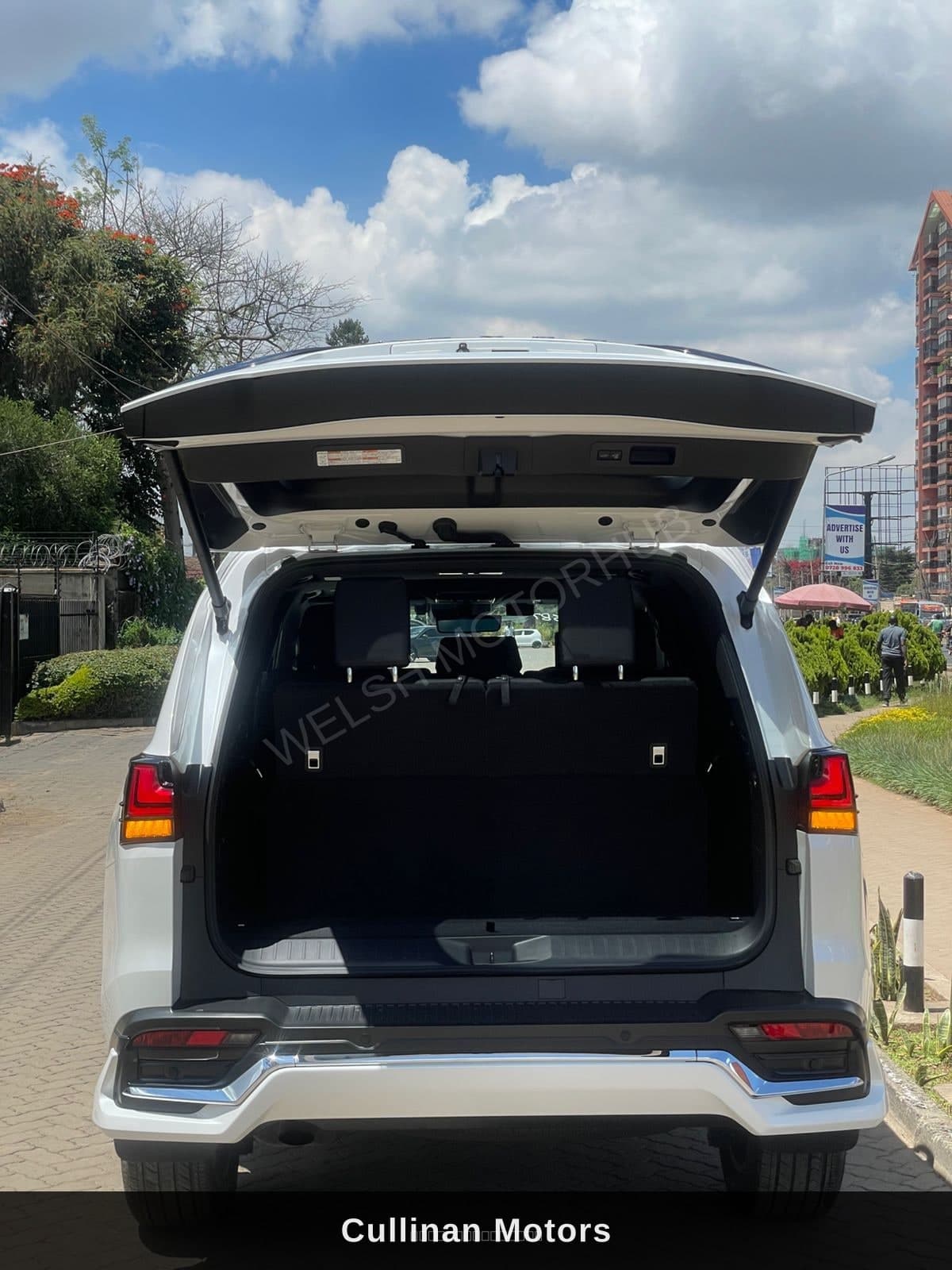 2022 Lexus LX 600 for Sale Kenya KSh 20M photo 5