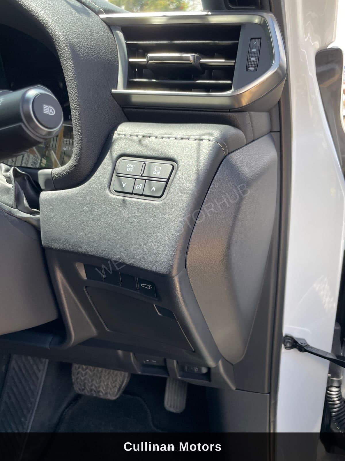 2022 Lexus LX 600 for Sale Kenya KSh 20M thumbnail 9