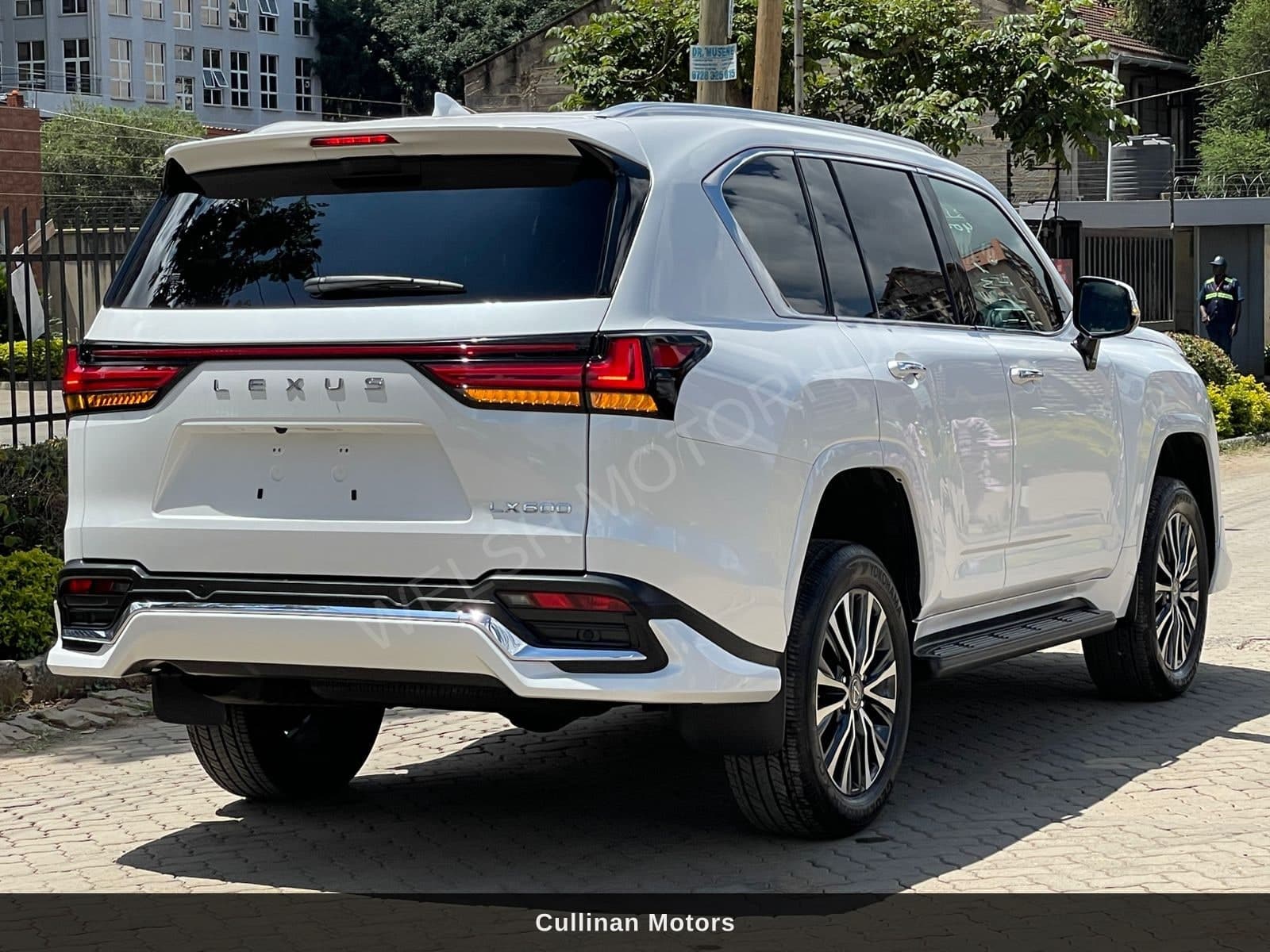 2022 Lexus LX 600 for Sale Kenya KSh 20M thumbnail 3