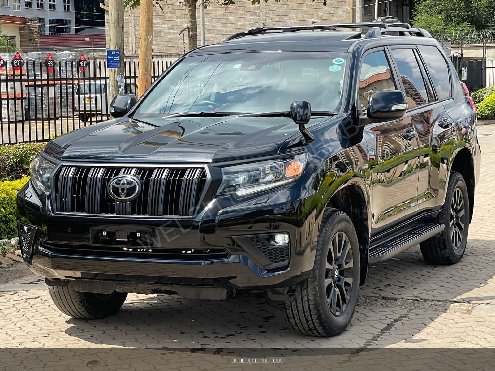 Toyota Land Cruiser ( TX-L )
