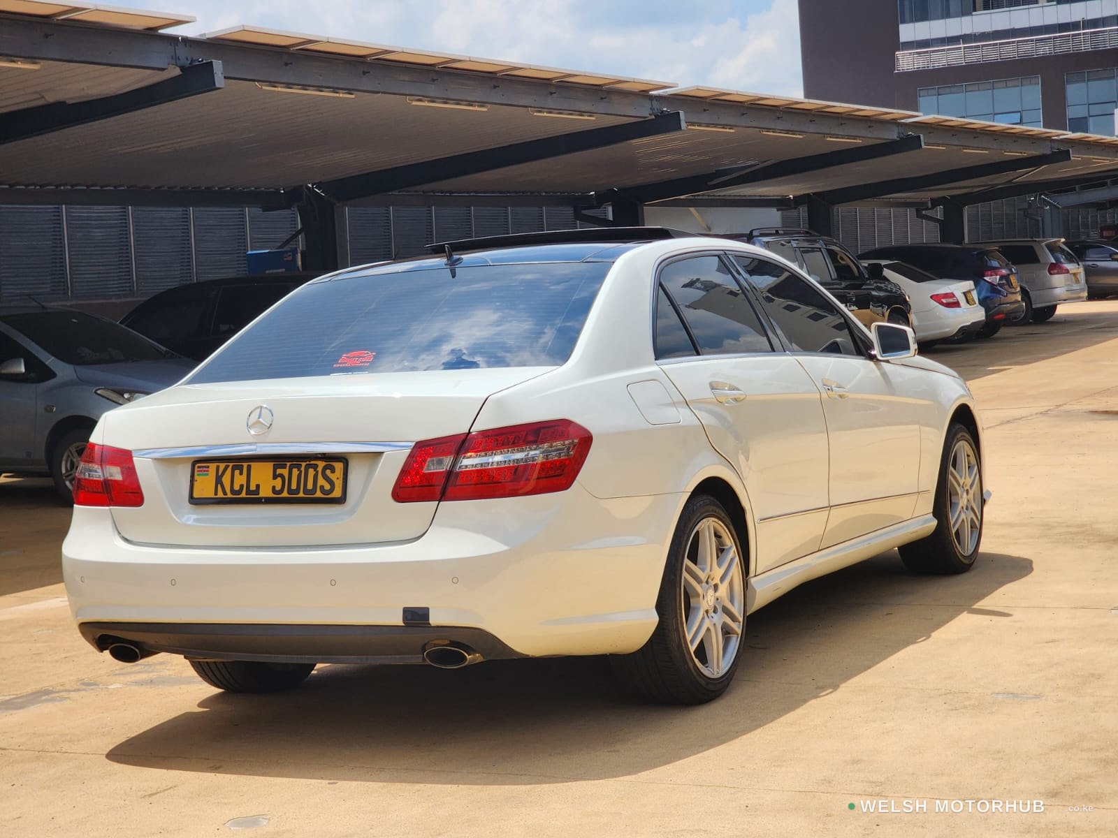 2010 Mercedes-Benz E250 image 4