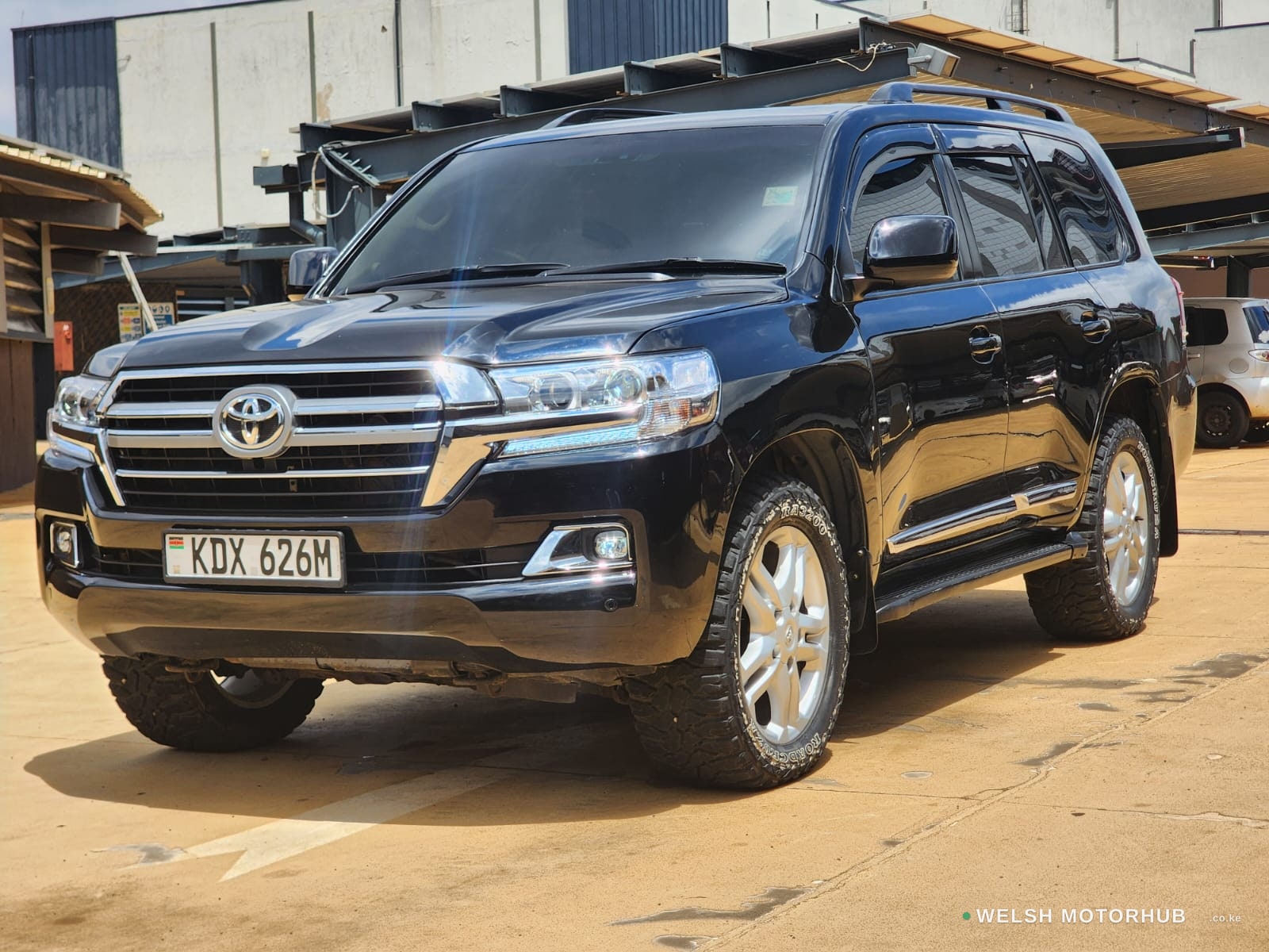 2011 Toyota Land Cruiser 200 image 3
