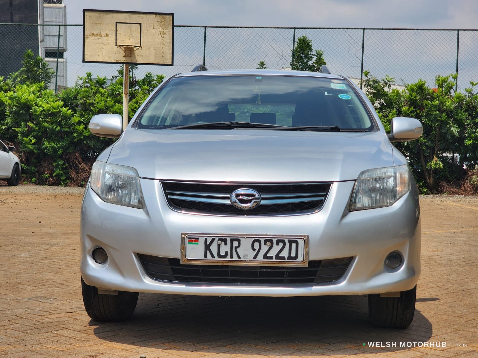 2011 Toyota Fielder image 2