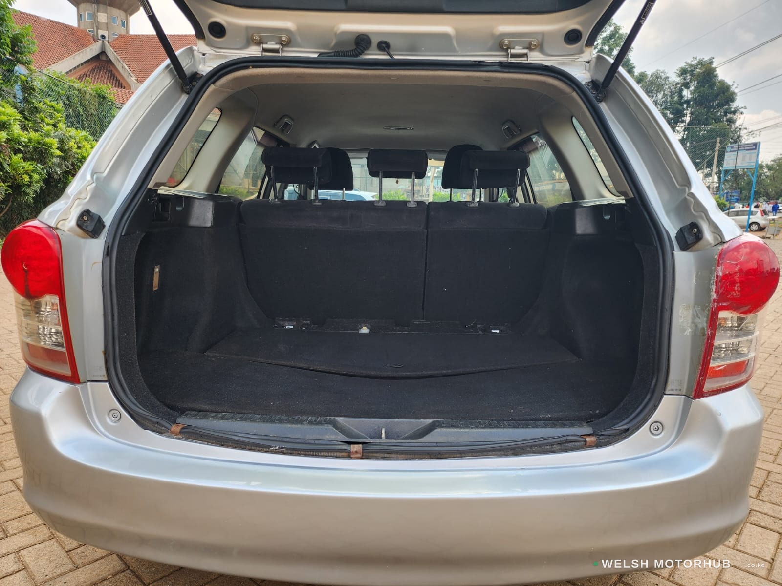 2011 Toyota Fielder image 3