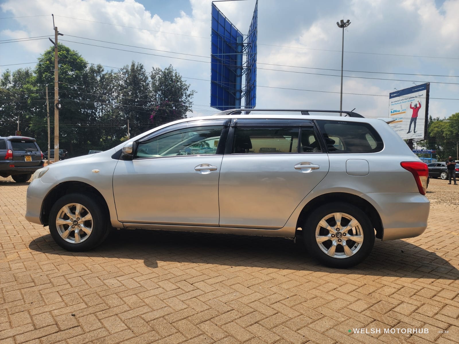 2011 Toyota Fielder image 5