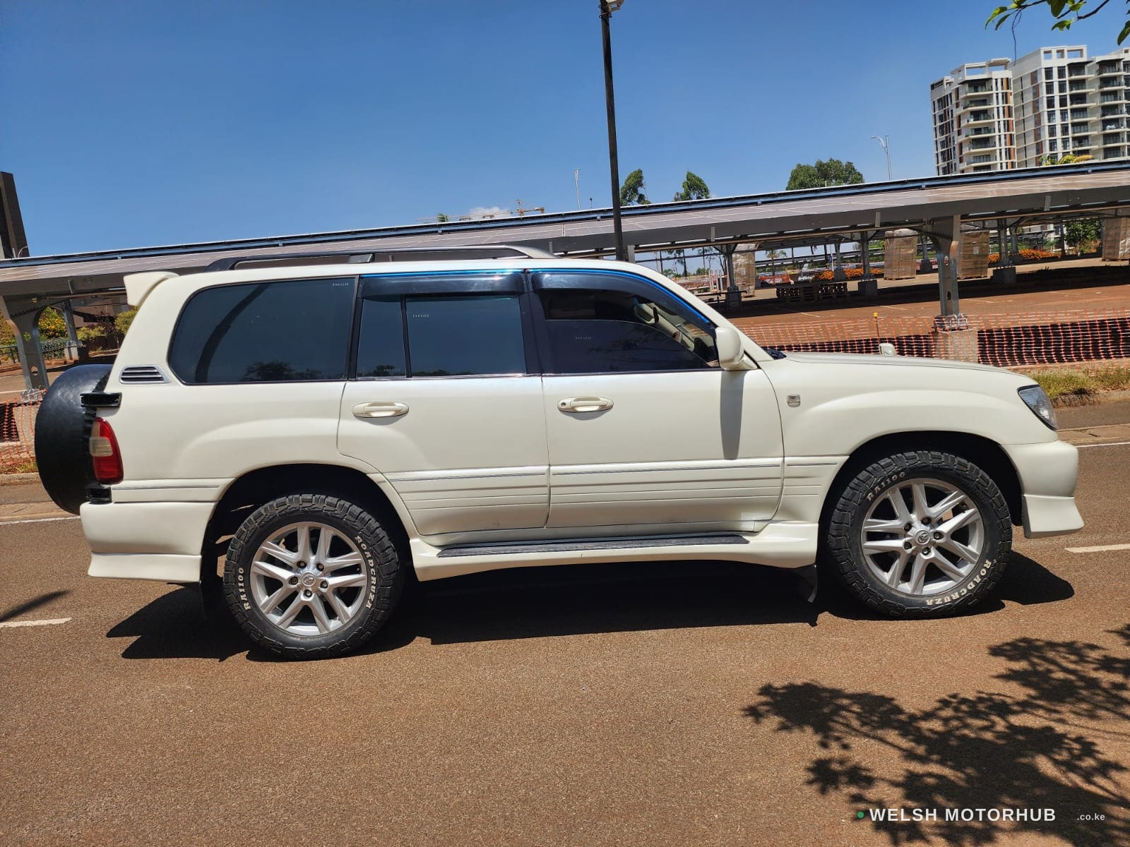 1999 Toyota Land Cruiser 100 image 4