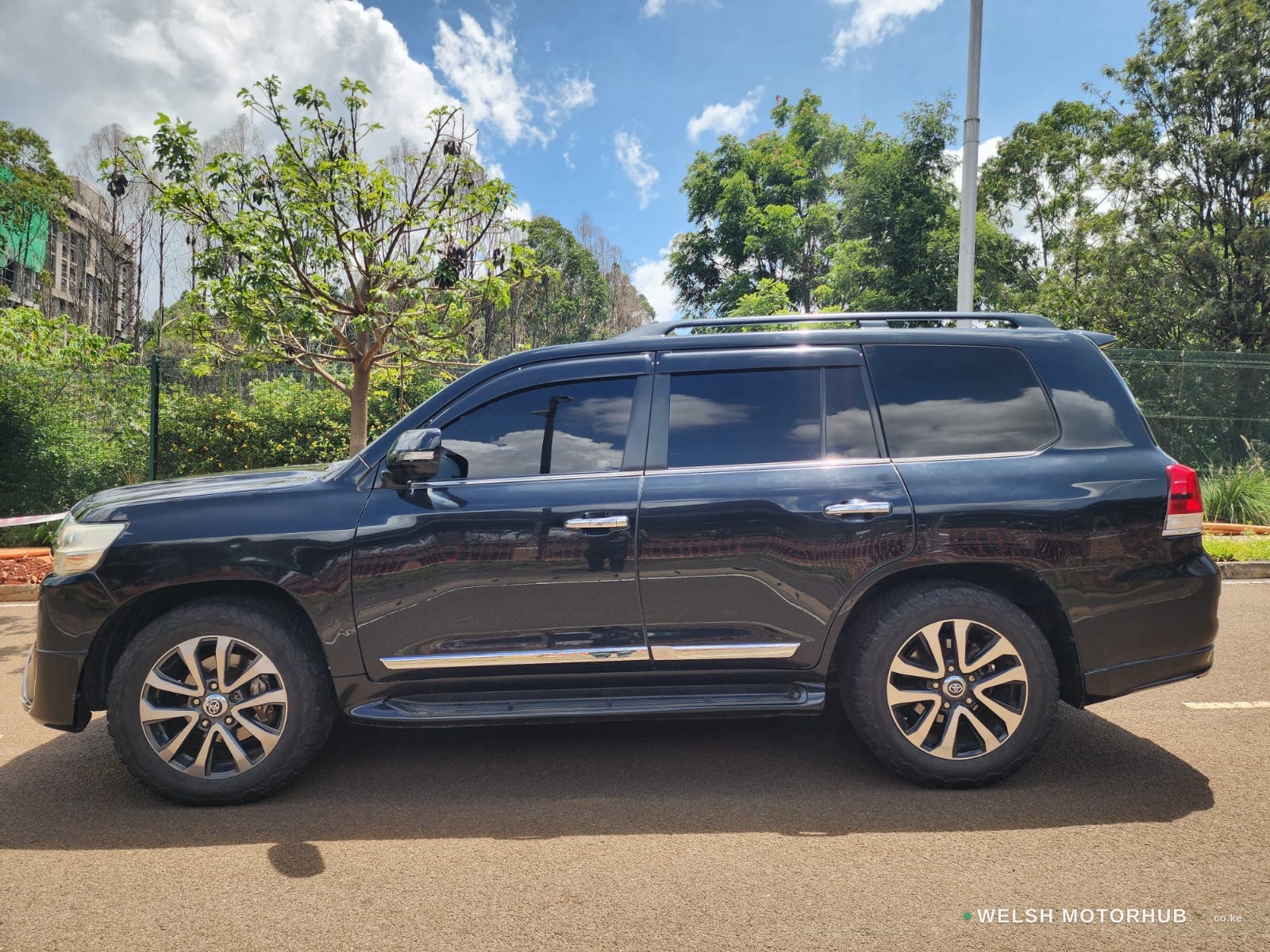2016 Toyota Land Cruiser 200 ZX image 3