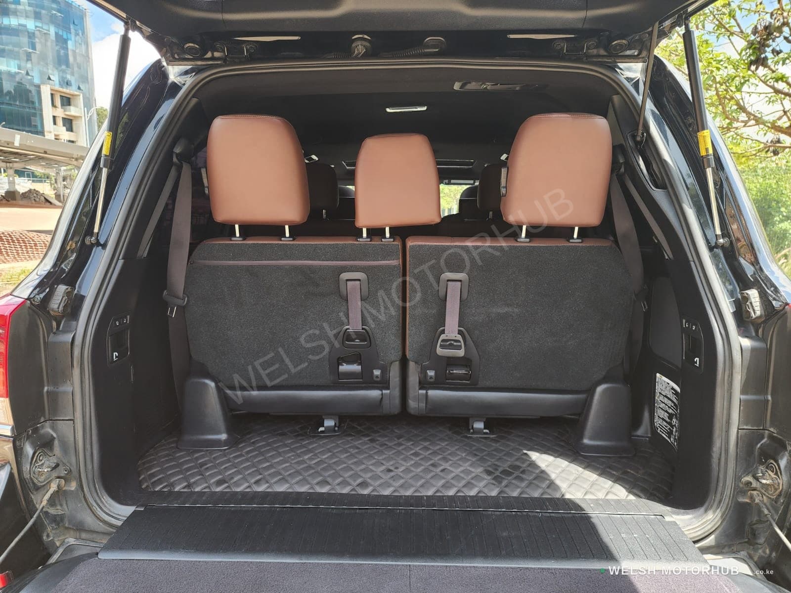 2016 Toyota Land Cruiser 200 ZX for Sale Kenya KSh 6.2M thumbnail 10