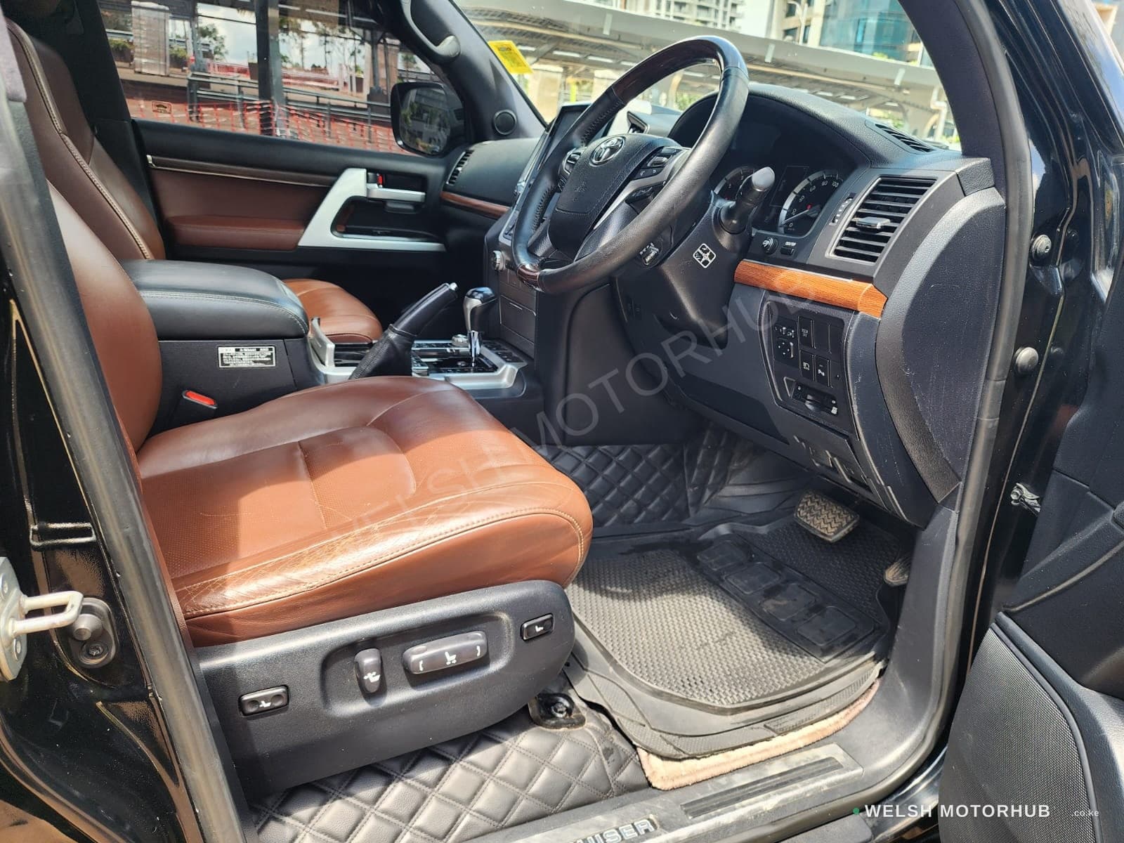 2016 Toyota Land Cruiser 200 ZX for Sale Kenya KSh 6.2M photo 8