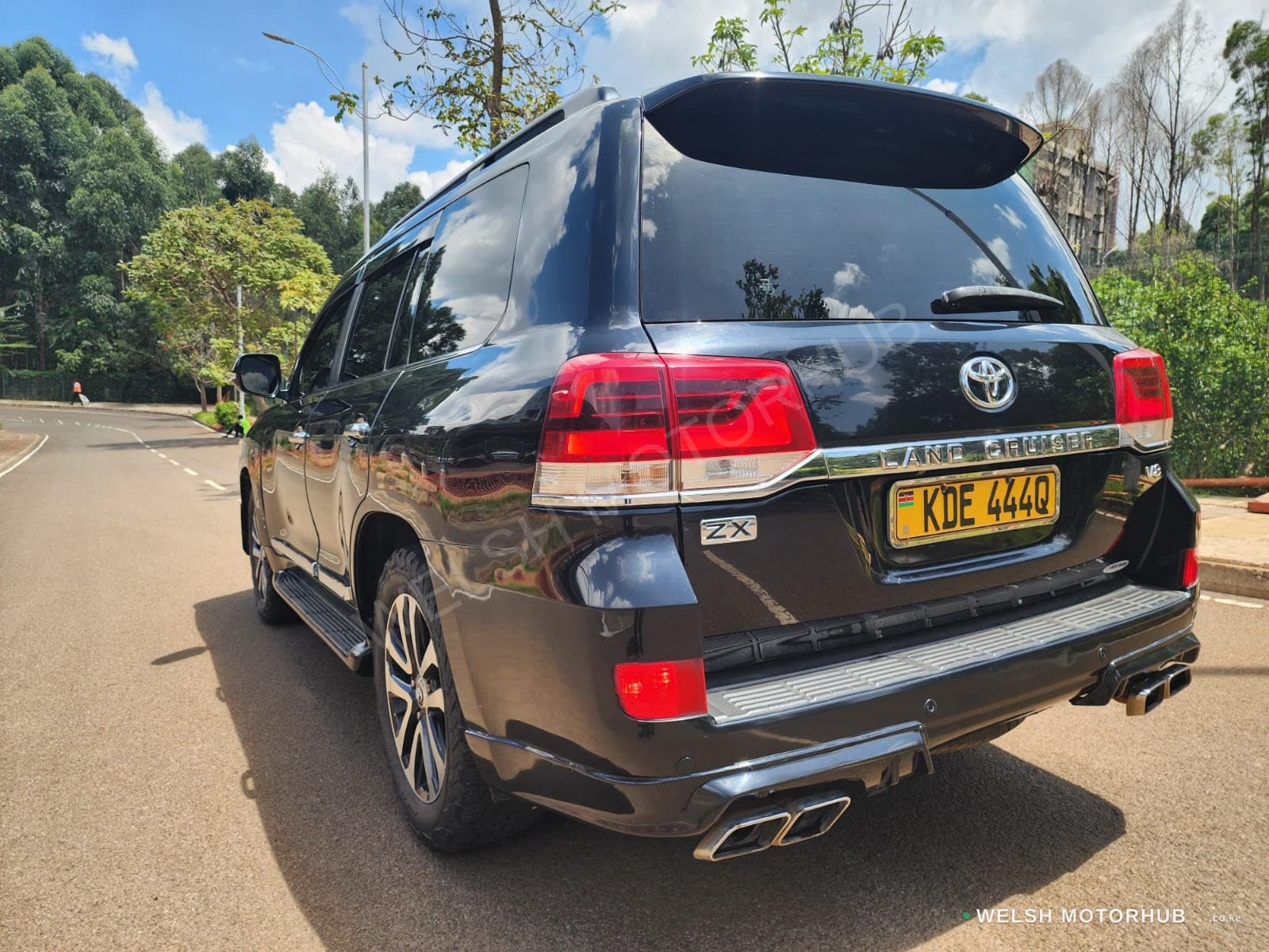 2016 Toyota Land Cruiser 200 ZX for Sale Kenya KSh 6.2M thumbnail 6