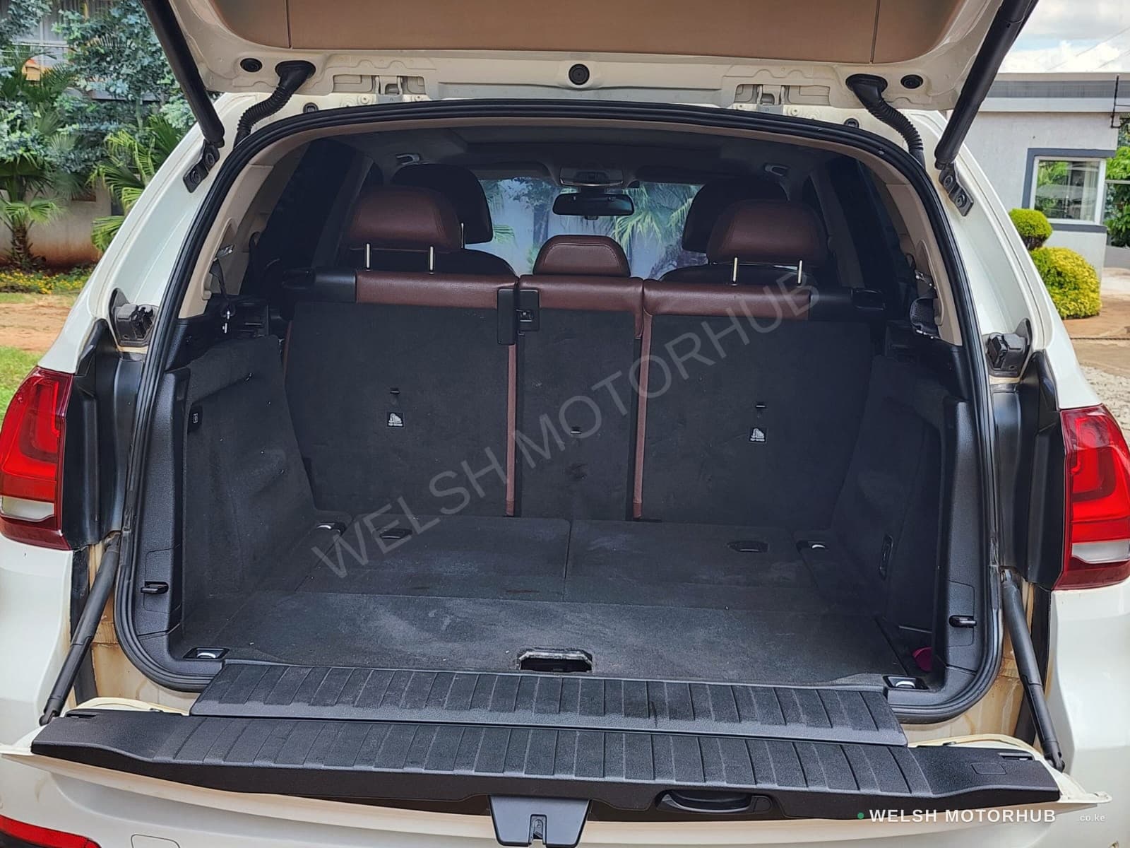 2017 BMW X5 for Sale Kenya KSh 3.5M thumbnail 11