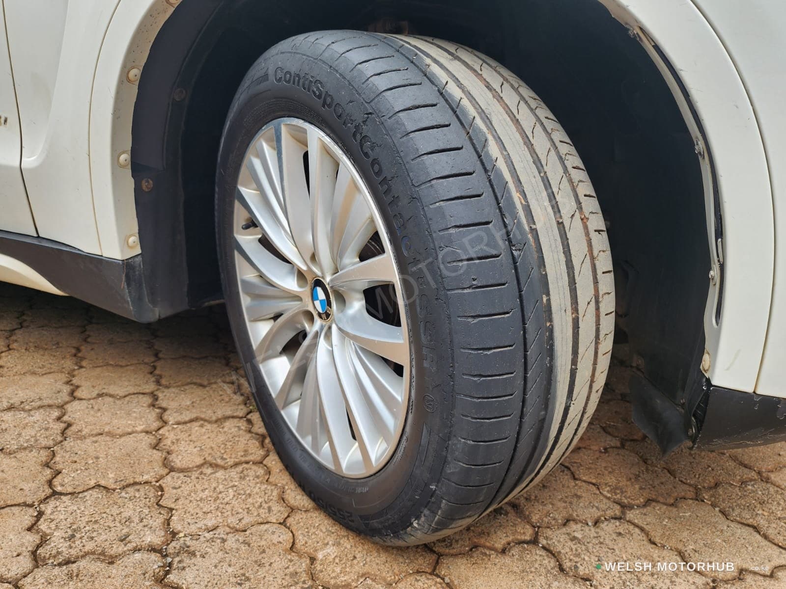 2017 BMW X5 for Sale Kenya KSh 3.5M photo 14