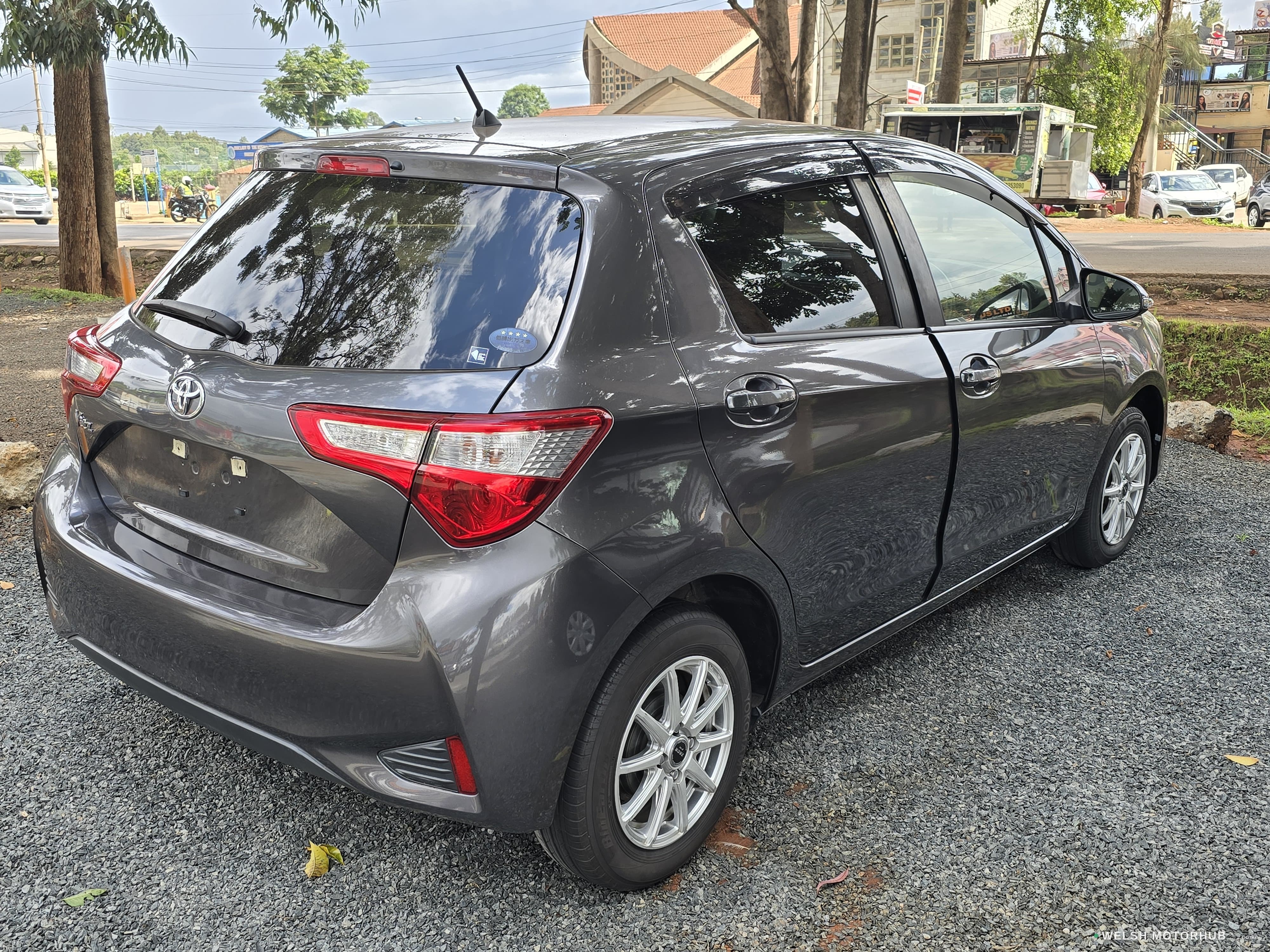 2019 Toyota Vitz image 4