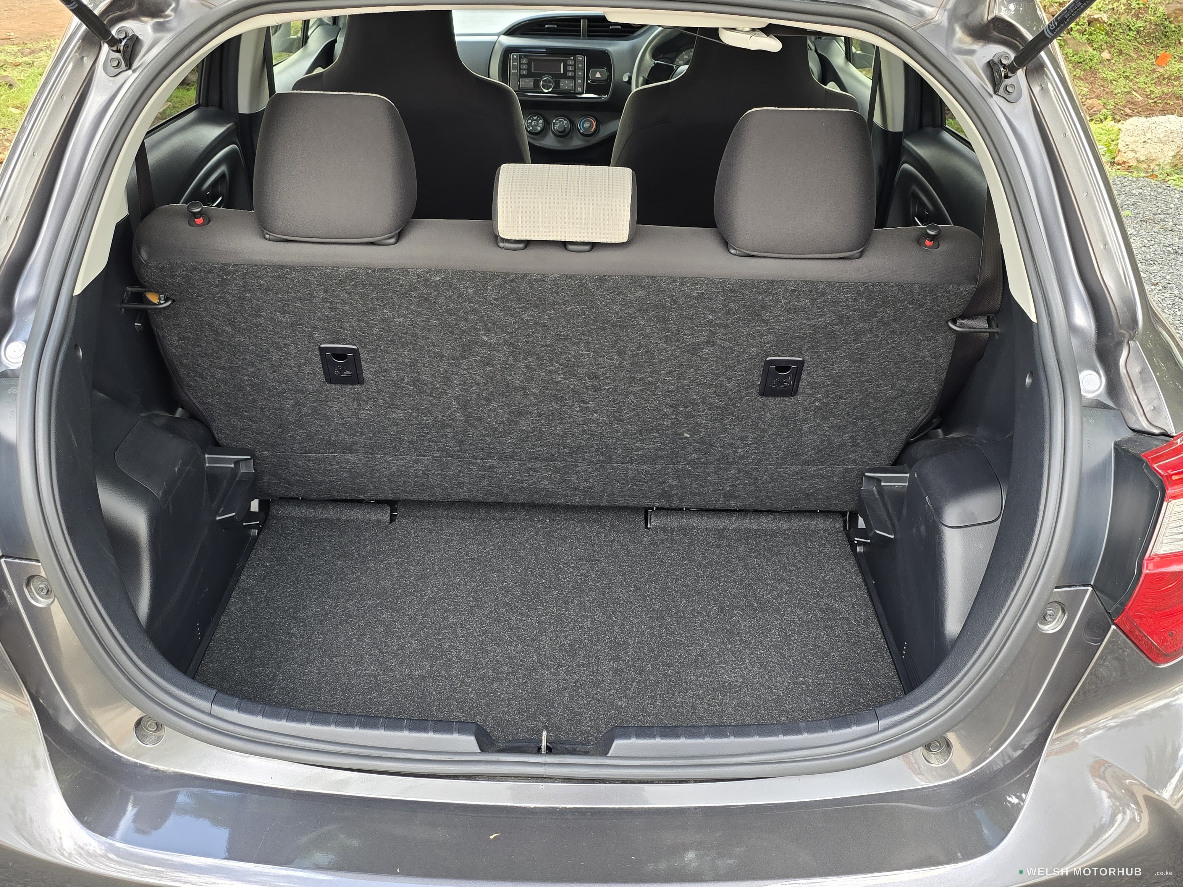 2019 Toyota Vitz image 5