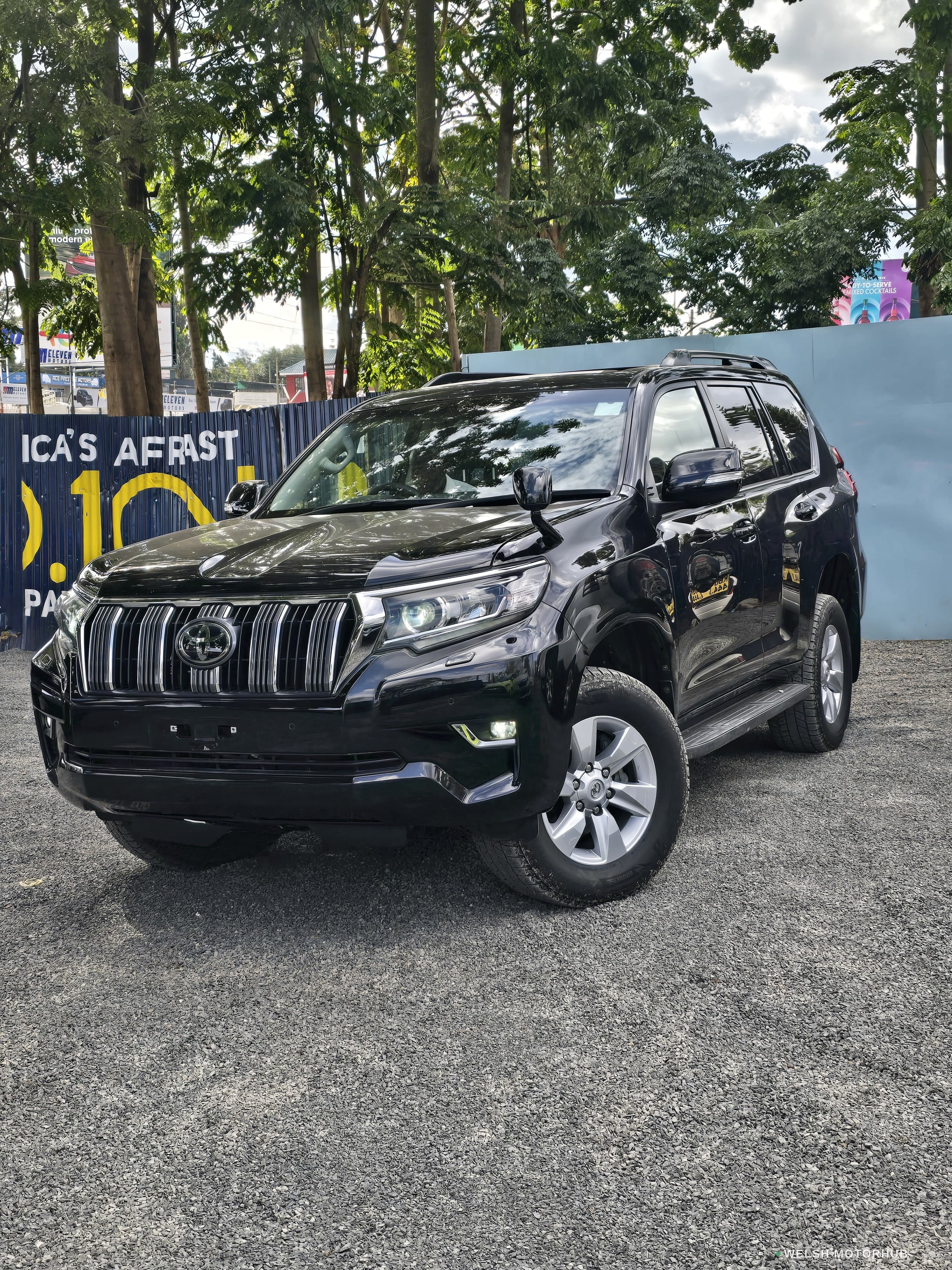 2018 Toyota Prado TX image 3