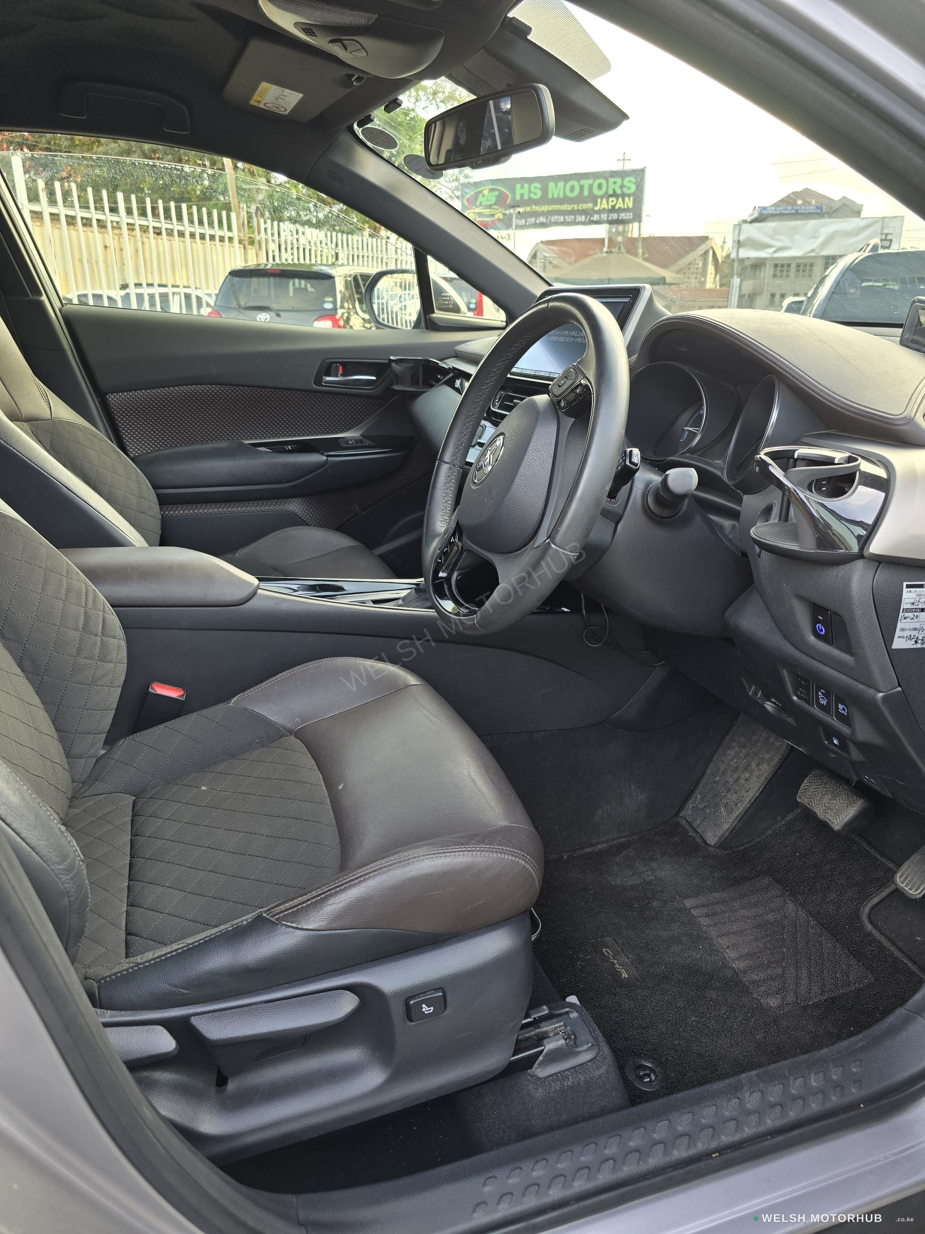 2017 Toyota C-HR Hybrid for Sale Kenya KSh 3.1M photo 11