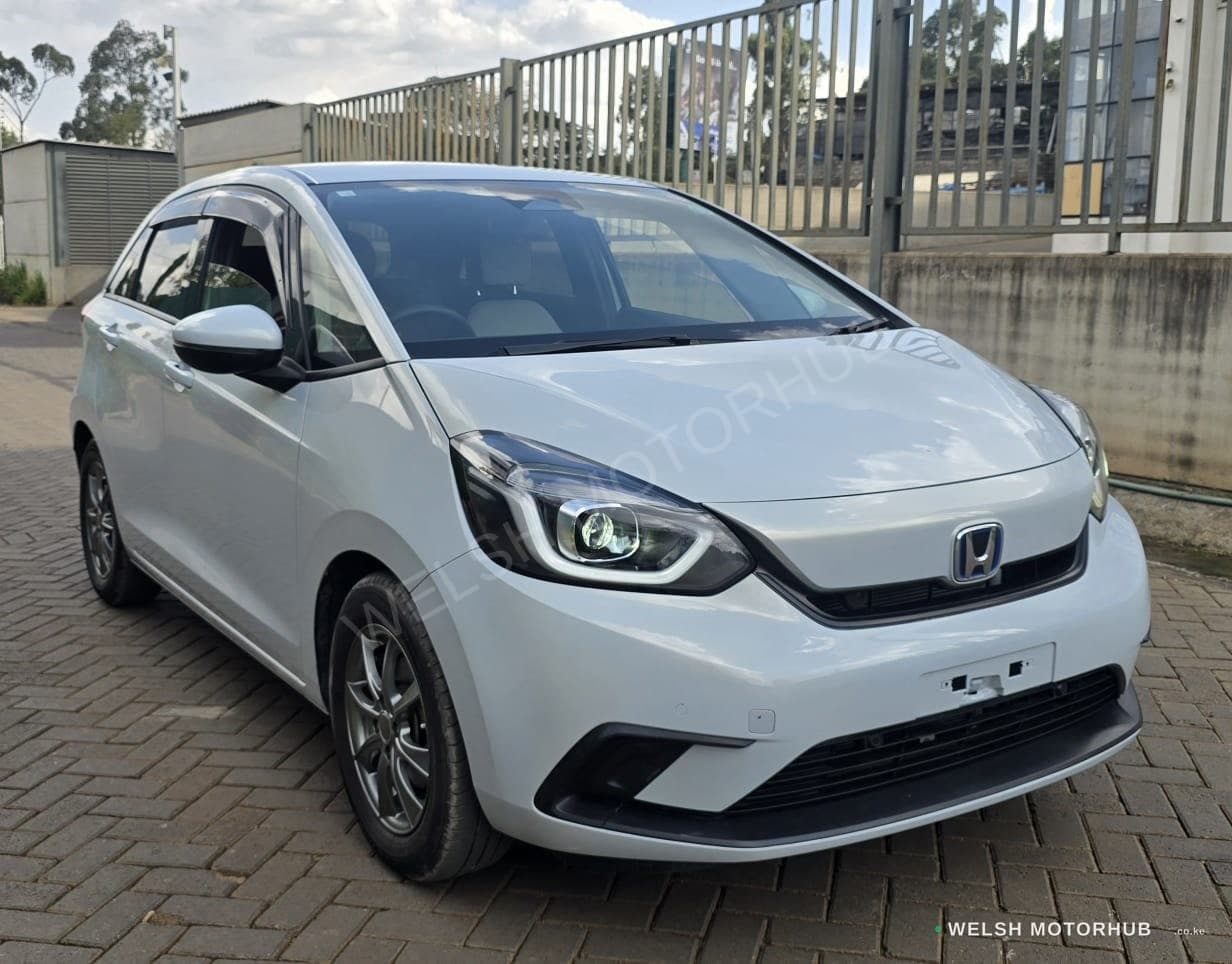 Honda Fit ( Hybrid )
