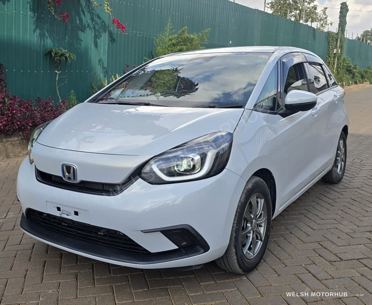 2020 Honda Fit Hybrid for Sale Kenya KSh 1.9M thumbnail 2