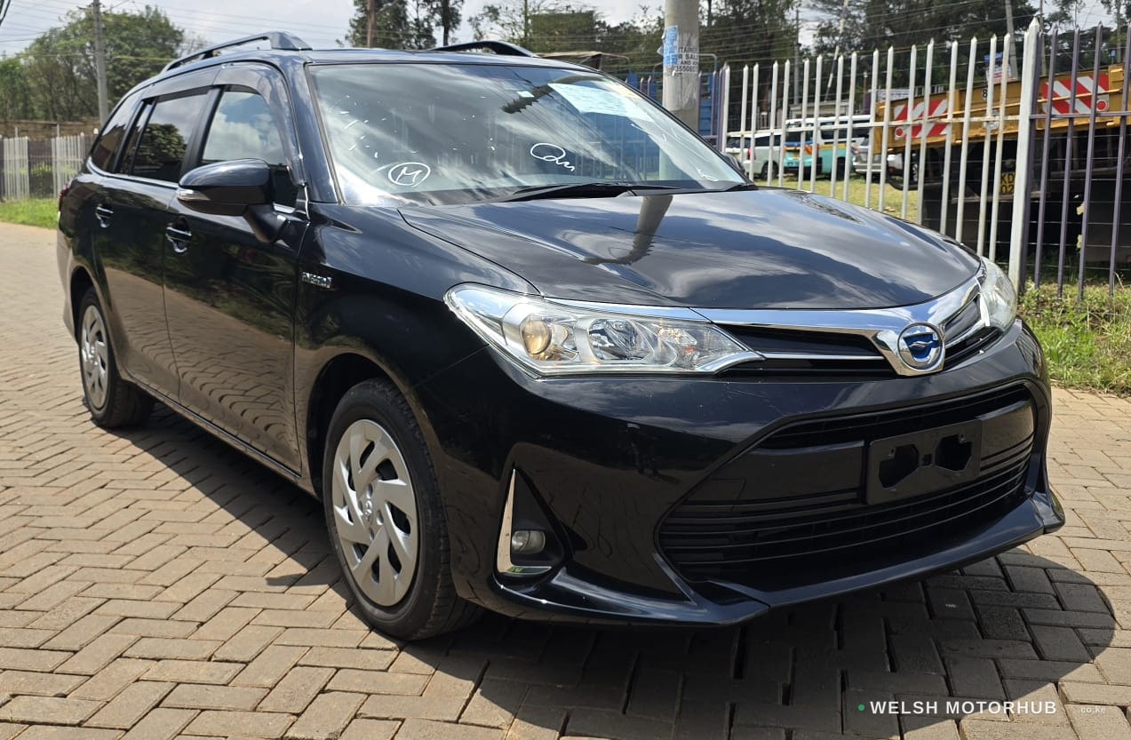 2018 Toyota Fielder G image 2