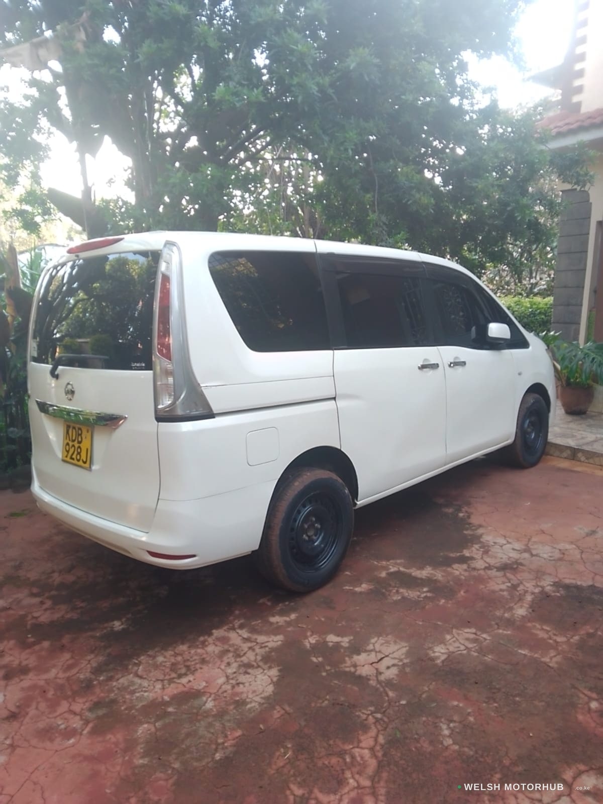2013 Nissan Serena C26 image 3