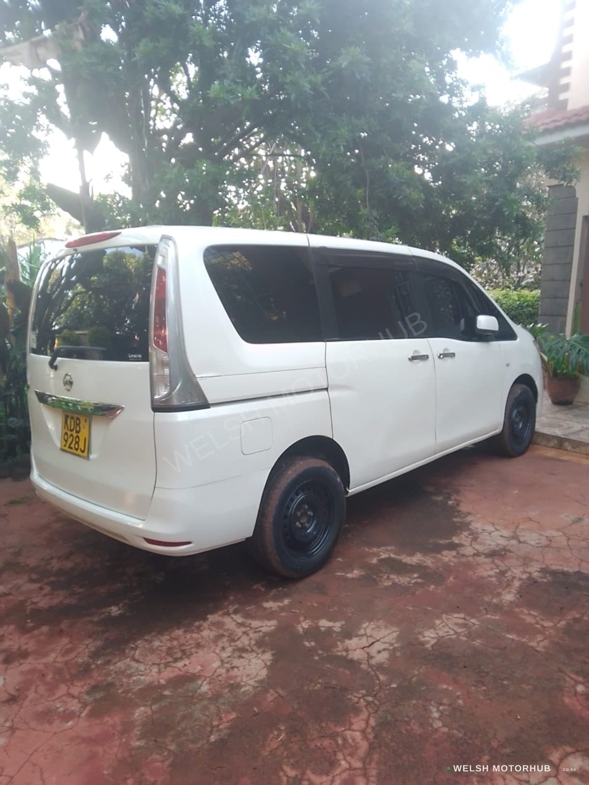 2013 Nissan Serena C26 for Sale Kenya KSh 650K thumbnail 3