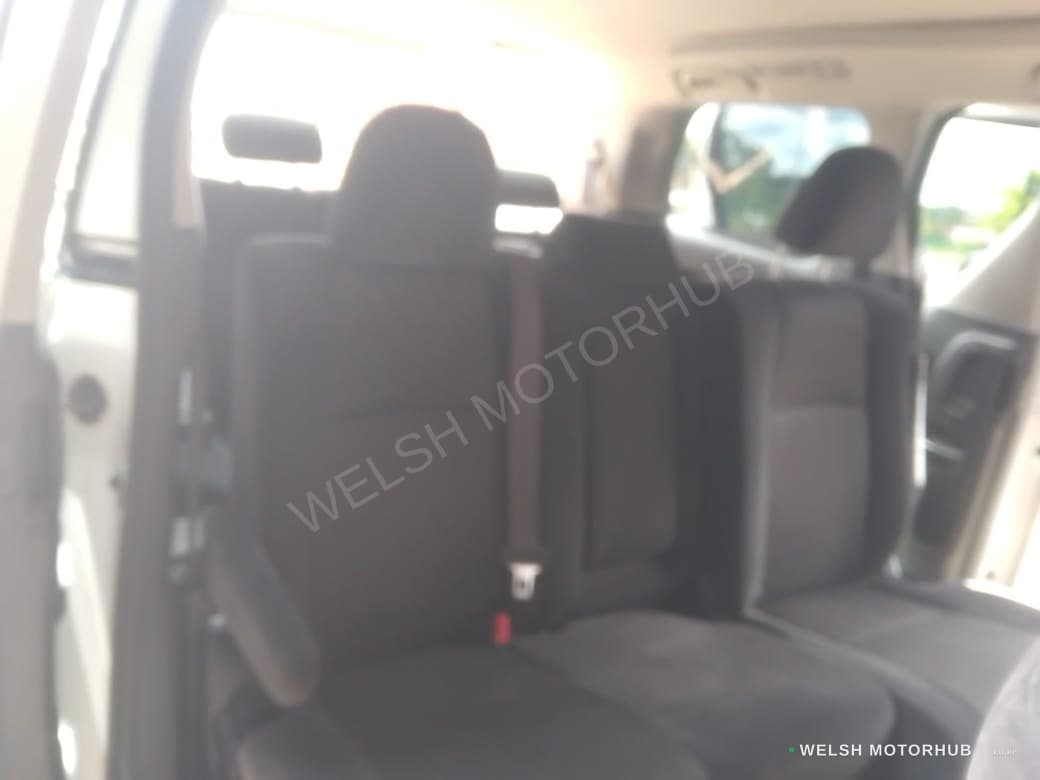 2010 Toyota Alphard for Sale Kenya KSh 1.3M thumbnail 9
