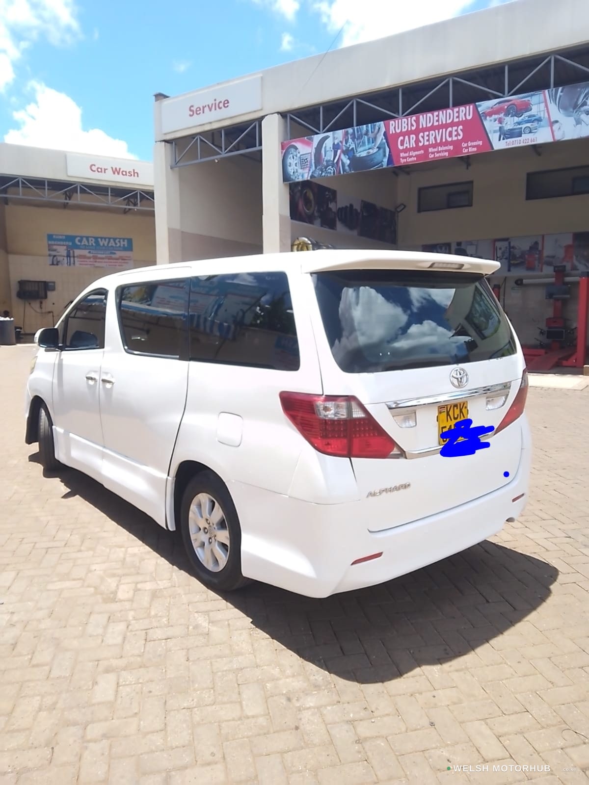 2010 Toyota Alphard image 3