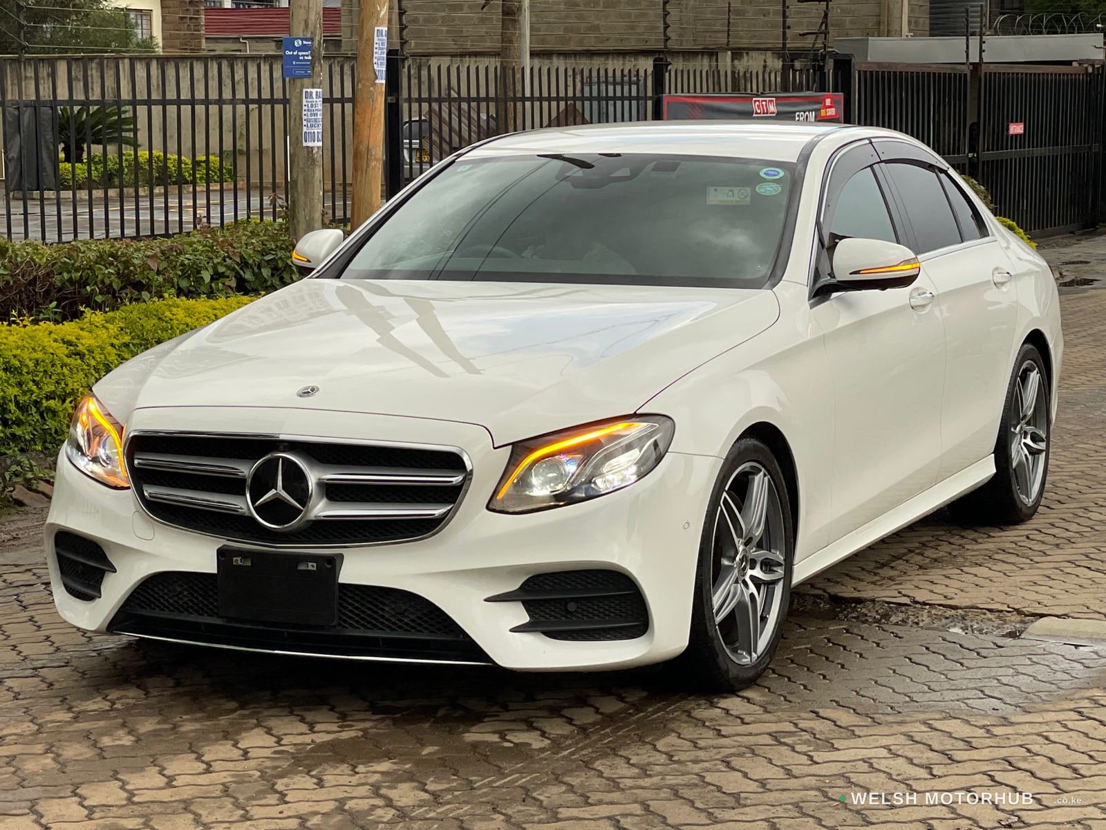 2019 Mercedes-Benz E200 image 2