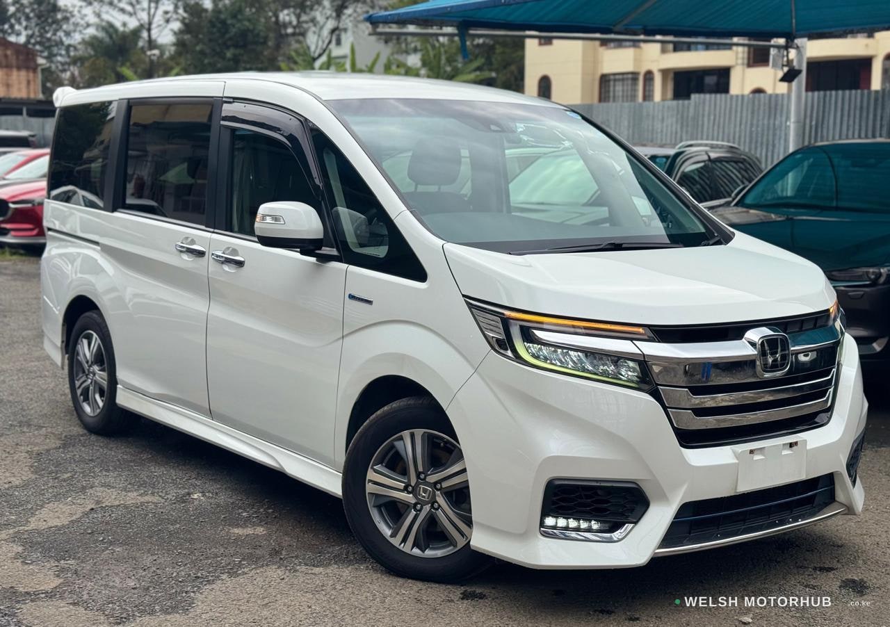 2019 Honda Stepwagen Spada image 2