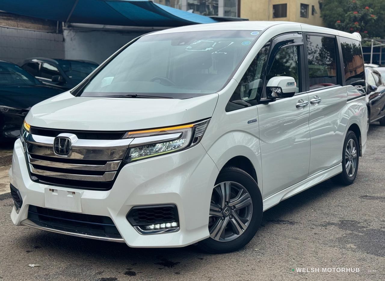 2019 Honda Stepwagen Spada image 3