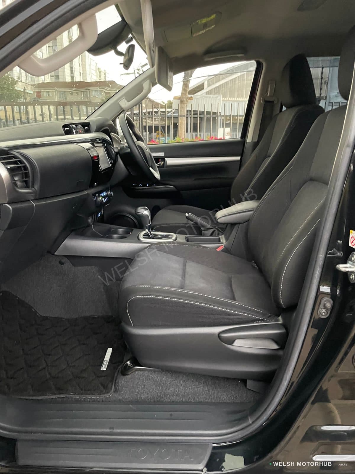 2019 Toyota Hilux for Sale Kenya KSh 5.3M photo 10