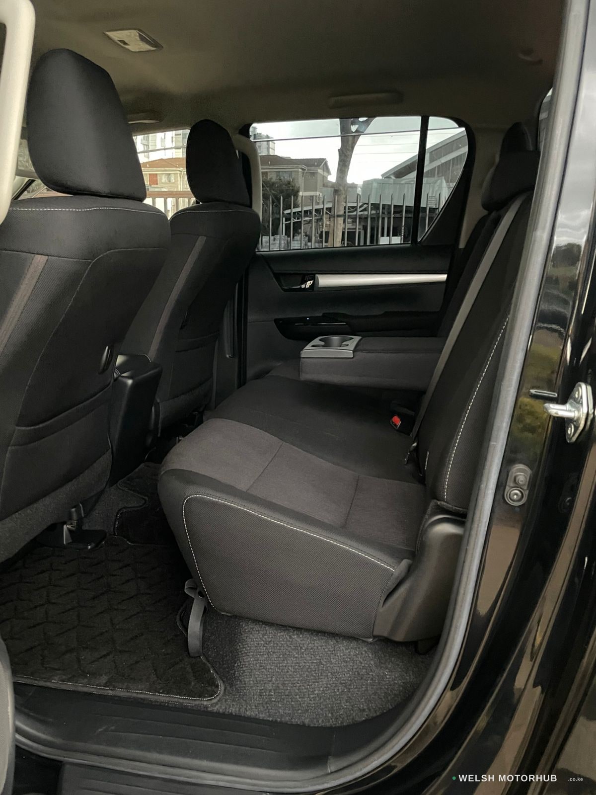 2019 Toyota Hilux image 4