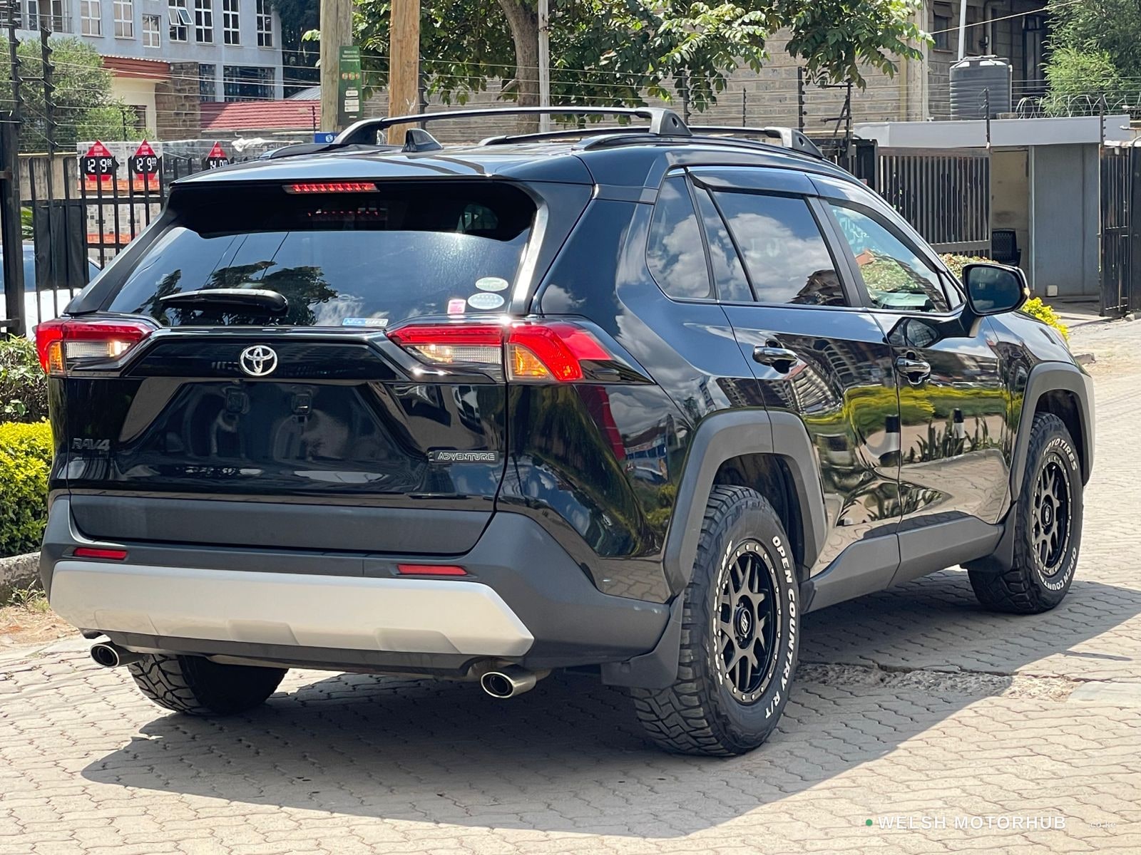 2019 Toyota RAV4 Adventure Grade image 4