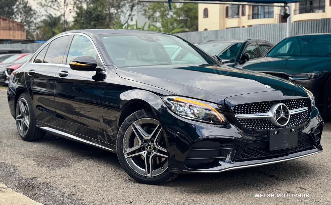 Mercedes-Benz C200 ( AMG )
