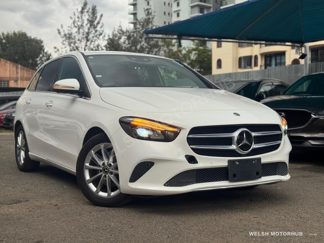 Mercedes-Benz B180