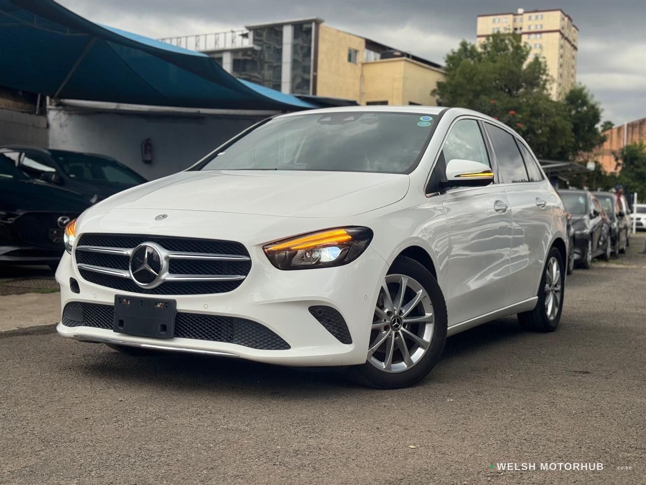 2019 Mercedes-Benz B180 image 5