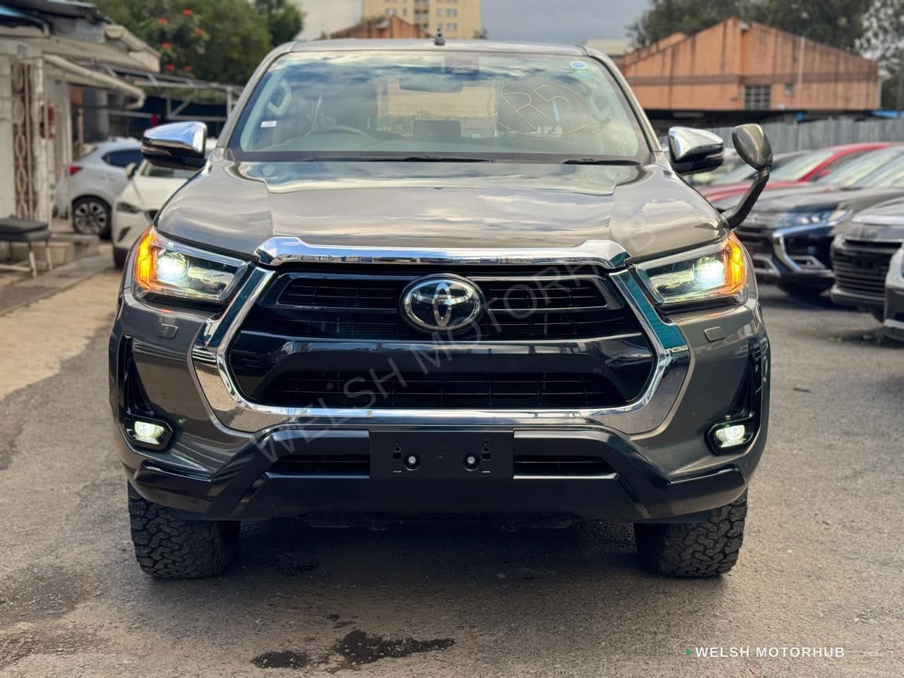 Toyota Hilux ( Z BLACK RALLY EDITION )