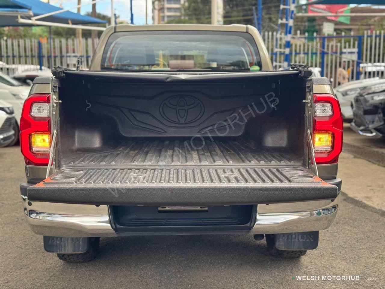 2020 Toyota Hilux for Sale Kenya KSh 5.8M thumbnail 10