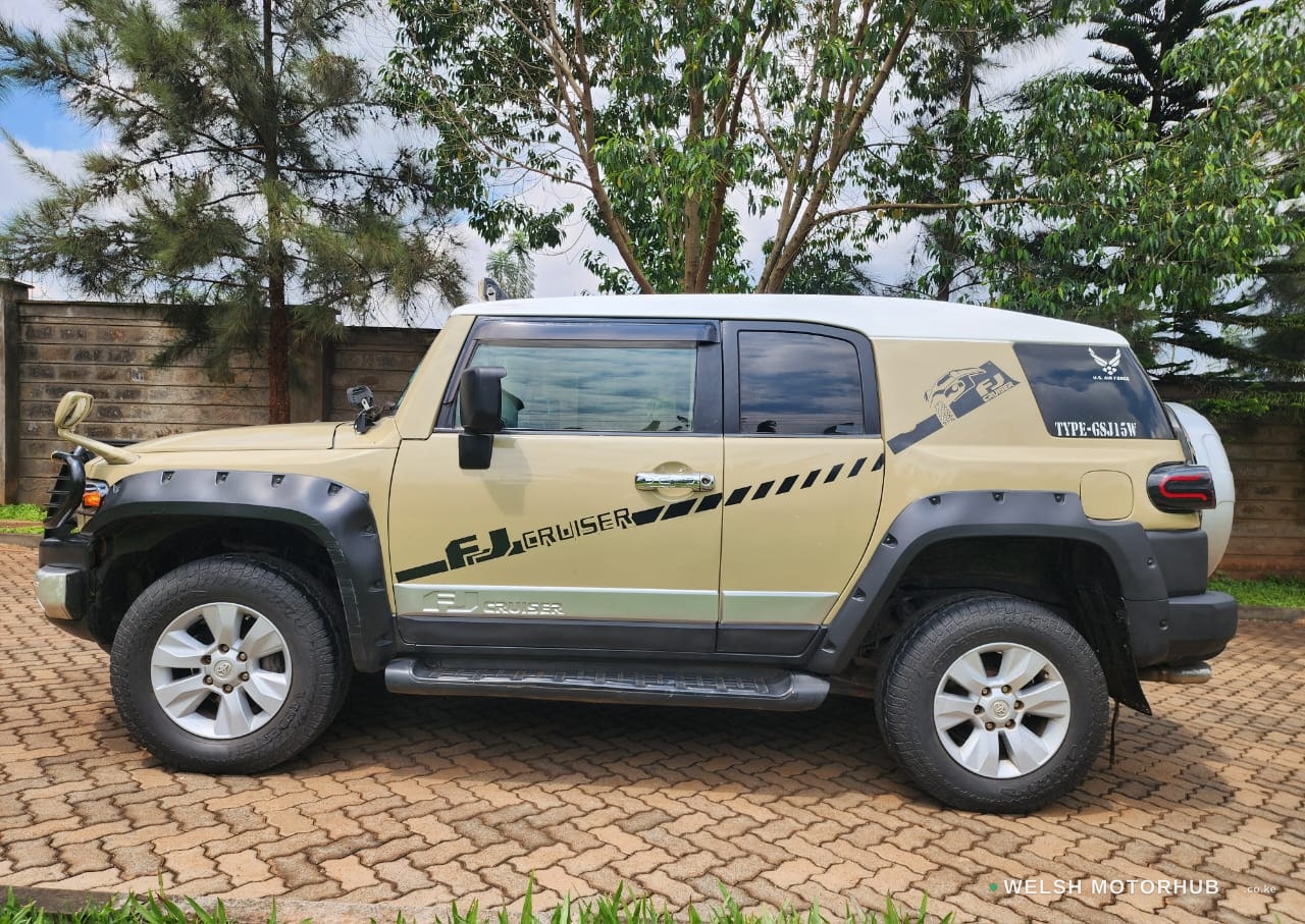2012 Toyota FJ Cruiser image 5