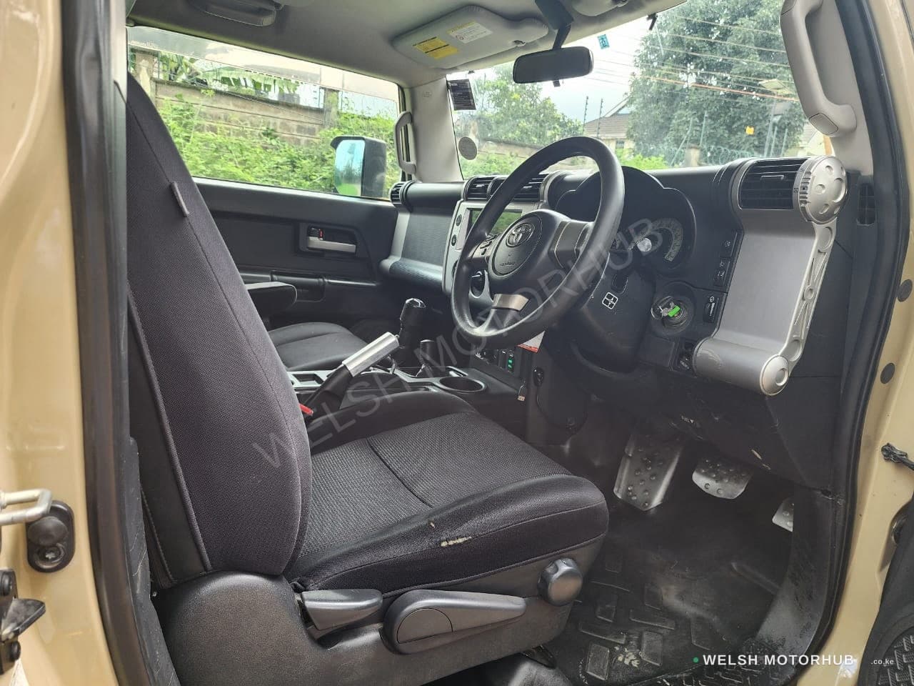 2012 Toyota FJ Cruiser for Sale Kenya KSh 2.9M thumbnail 8