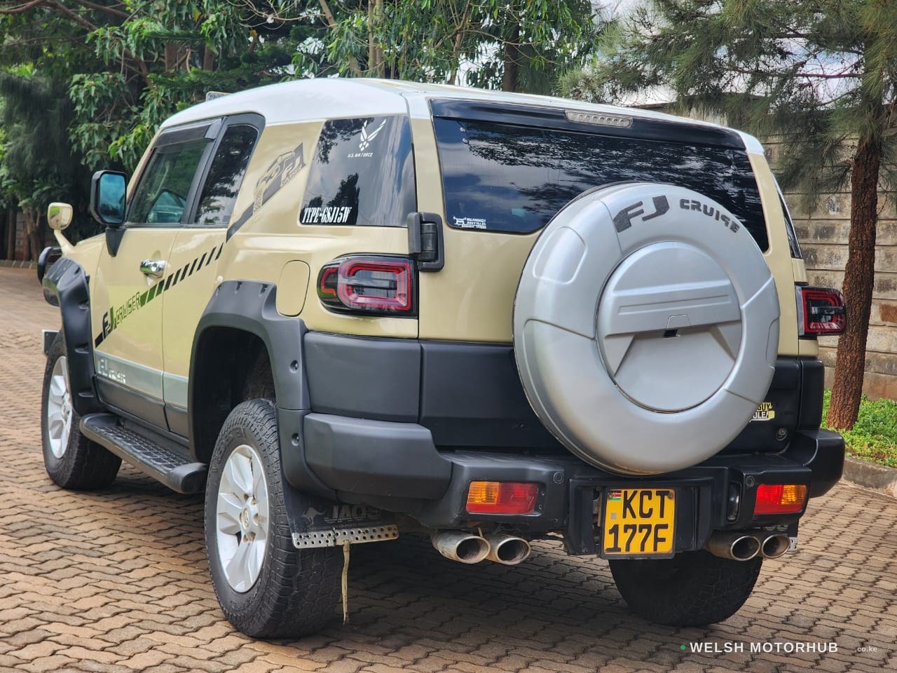 2012 Toyota FJ Cruiser image 4