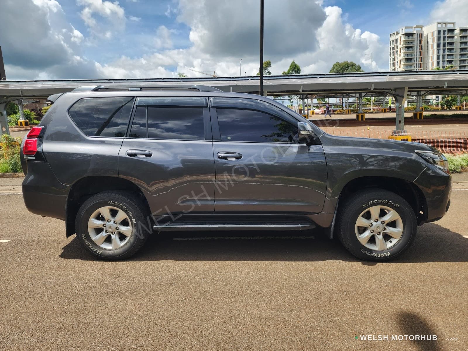 2009 Toyota Prado J150 for Sale Kenya KSh 4.4M thumbnail 4