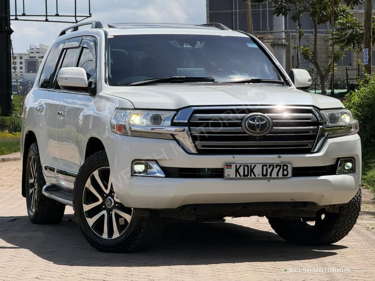 2015 Toyota Land Cruiser 200 ZX for Sale Kenya KSh 7M thumbnail 2