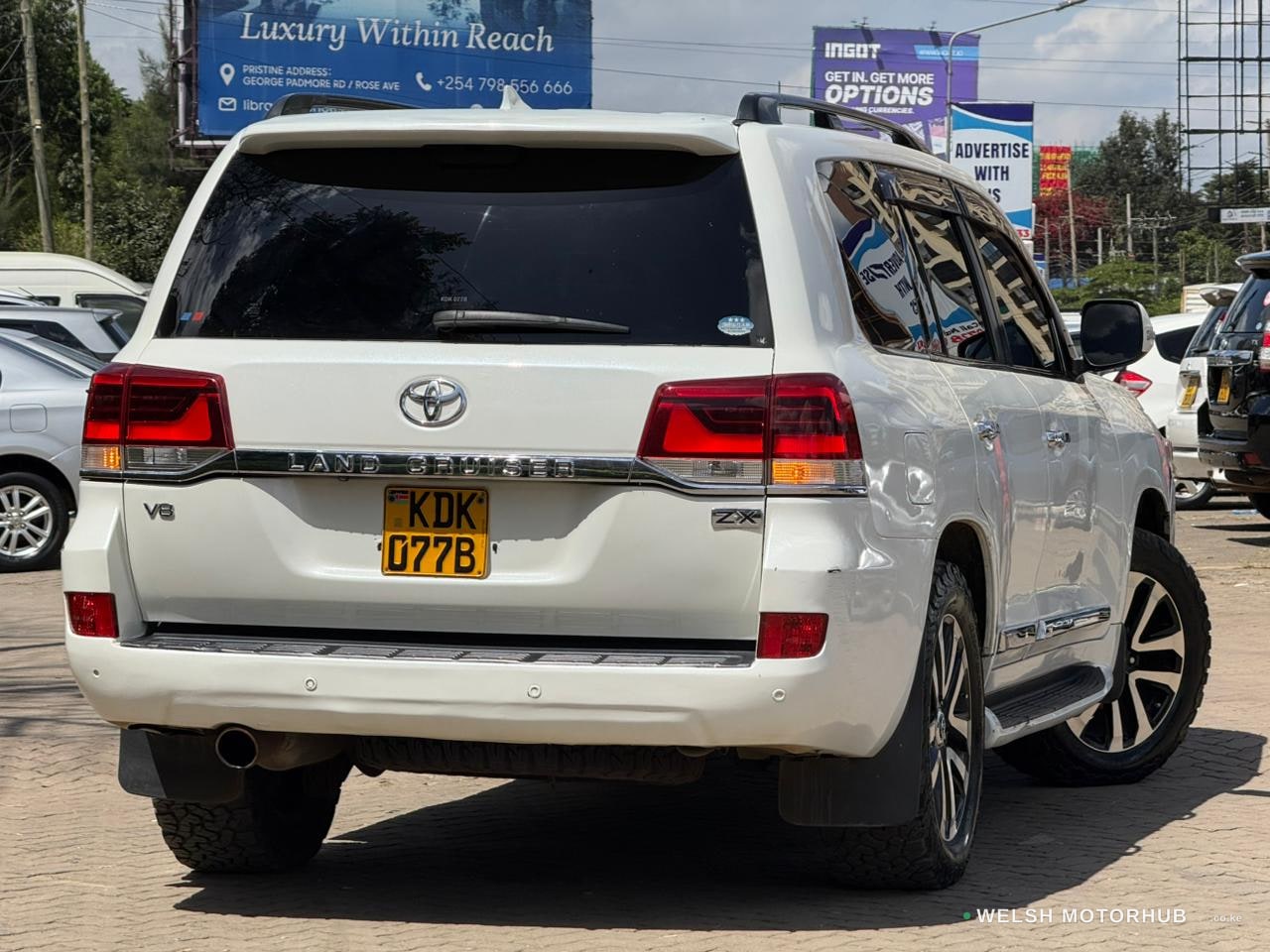 2015 Toyota Land Cruiser 200 ZX image 3