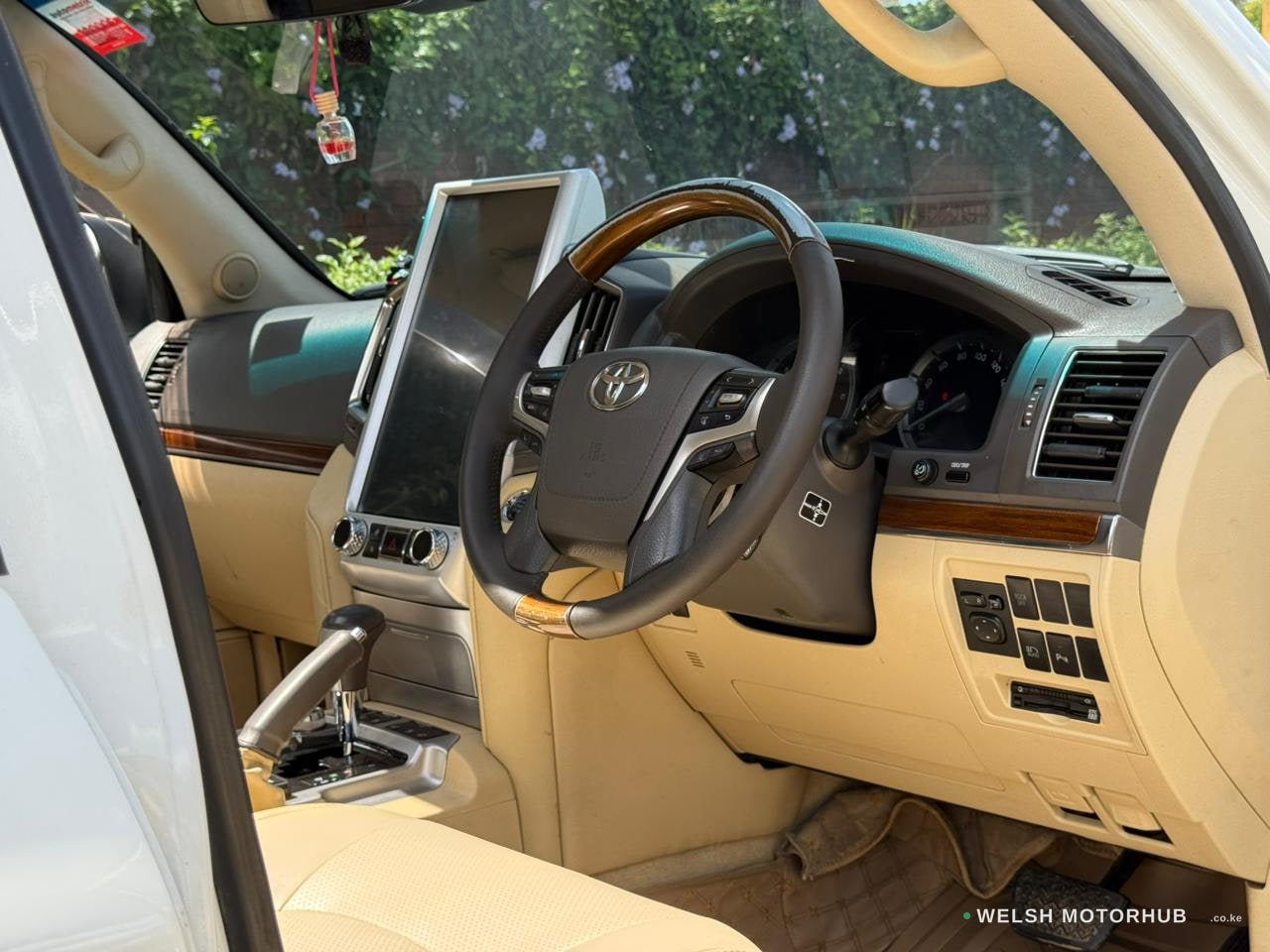 2015 Toyota Land Cruiser 200 ZX image 5