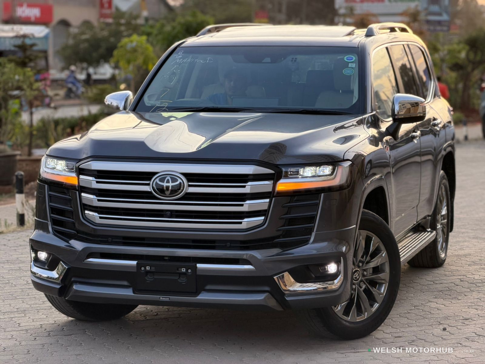 2023 Toyota Land Cruiser 300 image 3