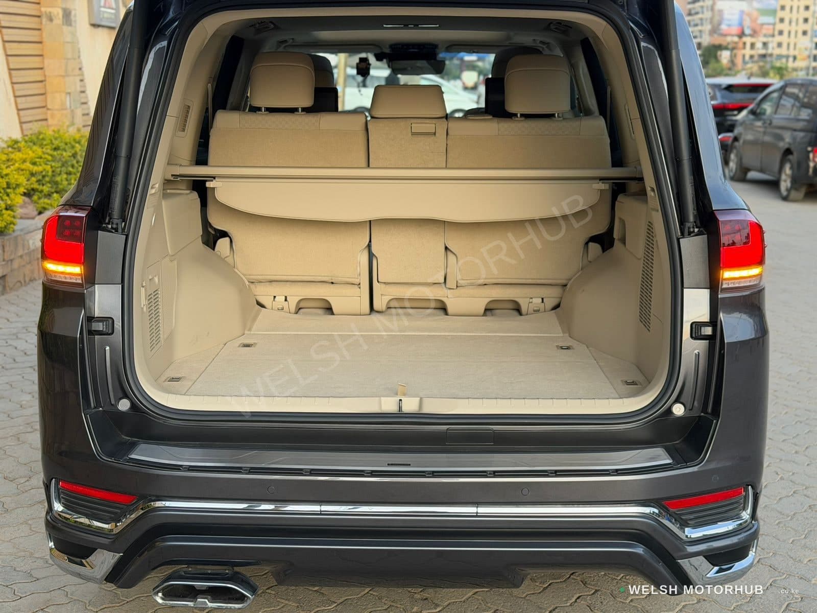 2023 Toyota Land Cruiser 300 for Sale Kenya KSh 20M thumbnail 7