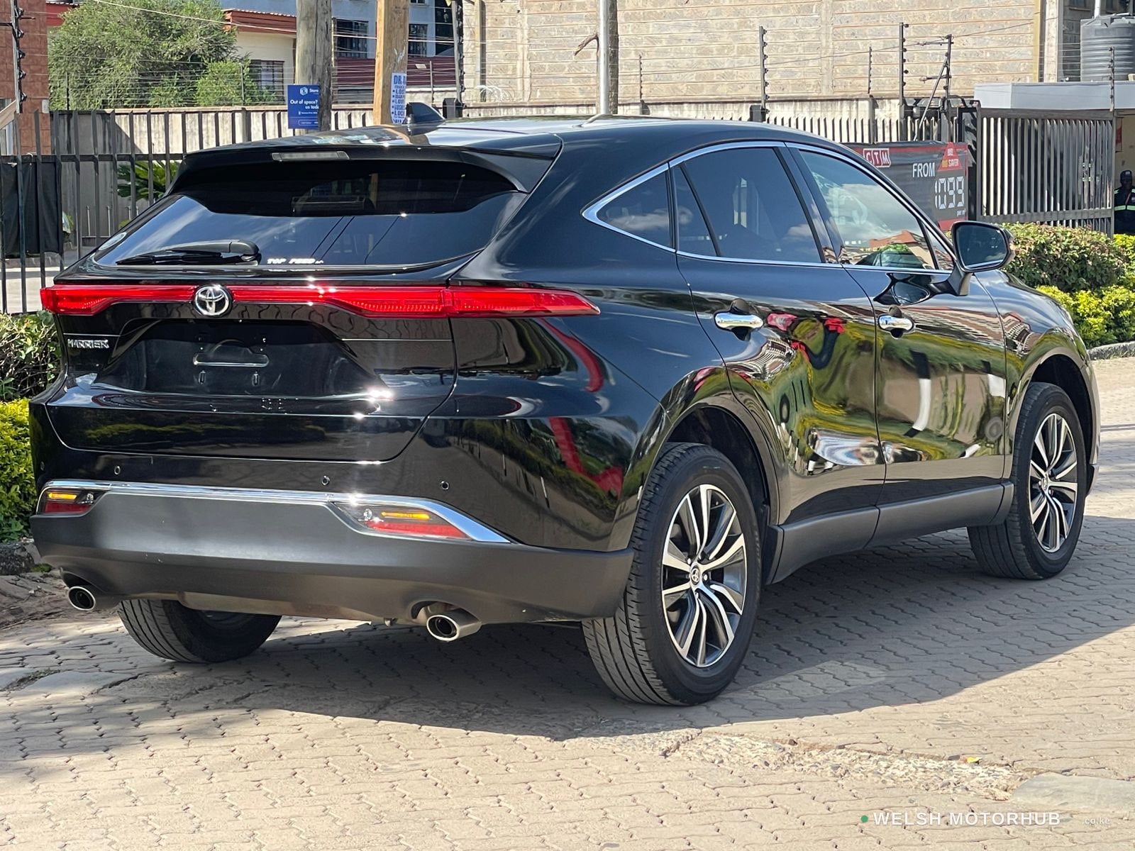 2020 Toyota Harrier image 2