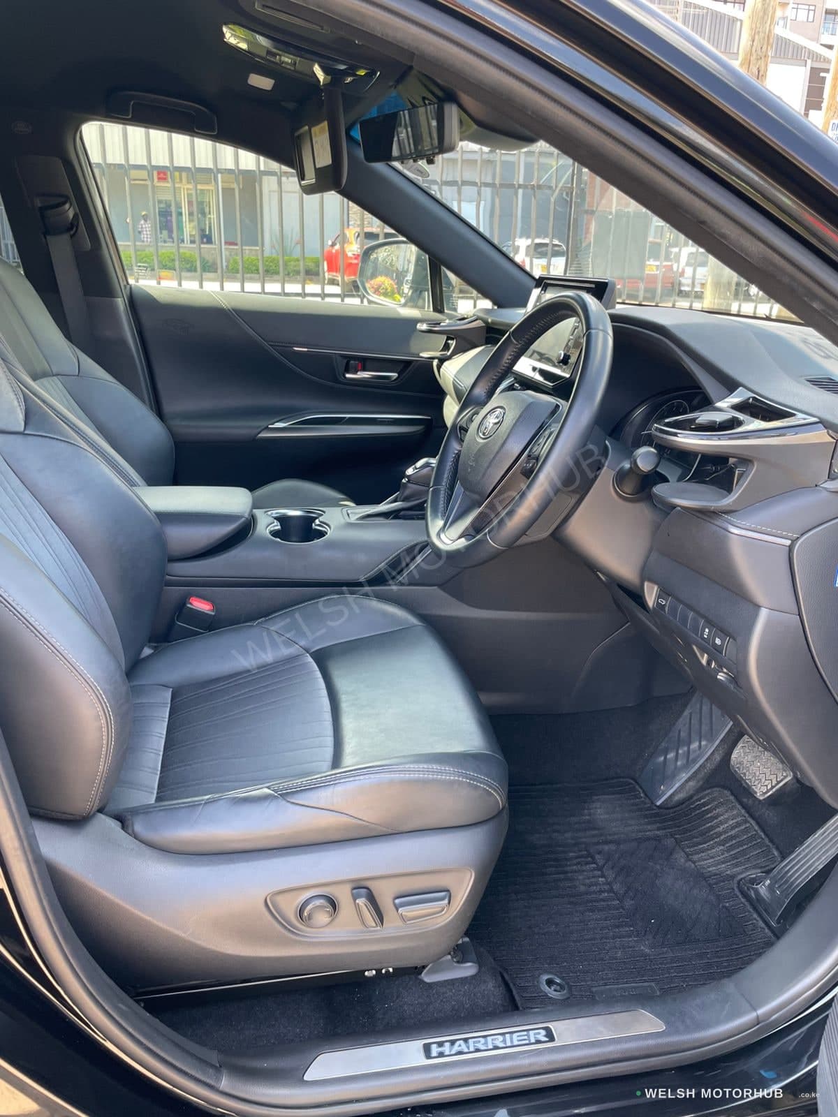 2020 Toyota Harrier for Sale Kenya KSh 4.5M photo 8